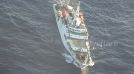 Japanese rescuers airlift sick crew of Chinese research vessel lurking in Japanese waters