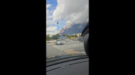 Smoke billows from chemical fire in Conyers, Georgia