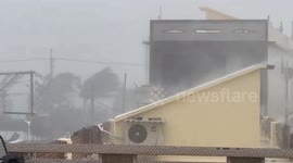 Typhoon Krathon slams into Taiwan , footage shows the intensity of typhoon