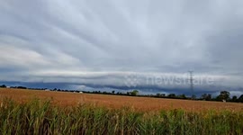 Time-lapse captures shelf cloud passing through Windsor, Ontario