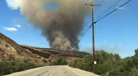 US, Los Angeles: Lake Piru Felicia Fire