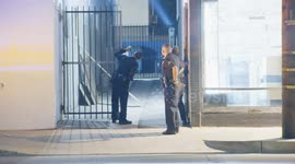 US, Los Angeles: Van Nuys Stabbing Suspect Barricaded With Baby