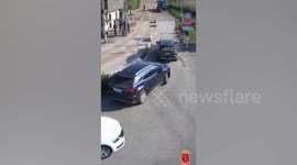 Russia: Taxi Driver Detained After Pepper Spray Attack On Woman With Children In Traffic Dispute