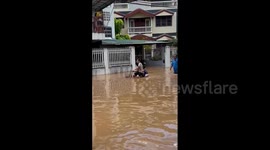 Thailand: Major Flooding Hits Chiang Mai Forcing Residents And Animals To Evacuate 3