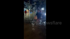 Thailand: Major Flooding Hits Chiang Mai Forcing Residents And Animals To Evacuate 6