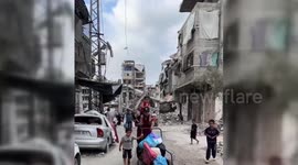 Israel Continues shelling forces families to flee Jabalia camp in the northern Gaza Strip
