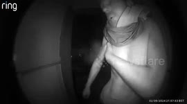 Man claims to be stabbed in brazen attempt to gain entry to London home