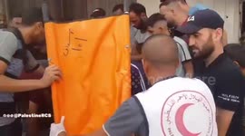 Palestine Red Crescent teams retrieved the body of a martyr from Jabalia camp