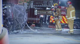 US, Los Angeles: Brentwood Driver Flees After Rollover Crash on 405 Freeway Wilshire Off Ramp
