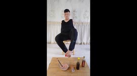 Man without any arms makes and cooks dumplings leaving viewers in awe