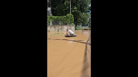 Struggling to stay afloat in Chiang Mai floods