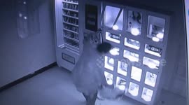 怀宁:奇葩!男子深夜盗窃成人用品