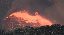 Stunning footage of Masaya volcano erupting