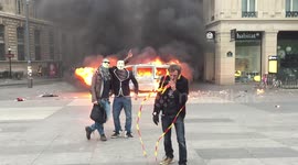 voiture incendiée République paris