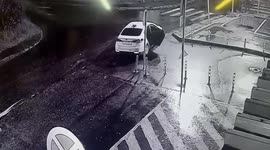 Russia: Local Cops Face Probe After Ignoring Taxi Driver Who Beat Up Woman Passenger And Threw Her Out On The Street