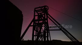 Timelapse shows red, pink, and green glow of aurora as it appears over UK