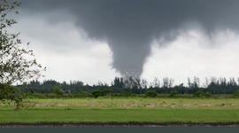 Tornado strikes Westlake, Florida