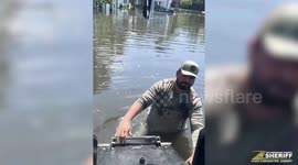 US: Sheriff's Office Heroes on SHERP Rescue Family and Pets from Floodwaters