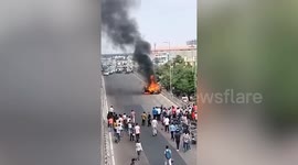 Driverless car engulfed in flames speeds down motorway in India
