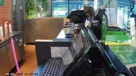 Hero customers tackle suspected hired thugs in cafe
