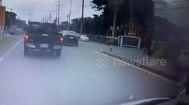 Passing drivers rescue elderly motorist who crashed into ditch