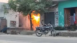Shop selling gas catches fire in India