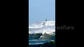 Ireland: Storm Ashley Brings Strong Winds Leaving Thousands Without Power