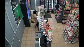 Robber apologizes before attacking saleswoman in St. Petersburg store