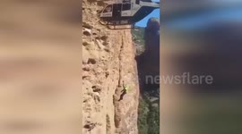Spain: Daring Rescue in the Pyrenees as Guardia Civil Airlifts Injured Climber from 100-Meter Perch