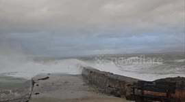 UK: High Winds Batter Coastlines Amid Storm Ashley 3