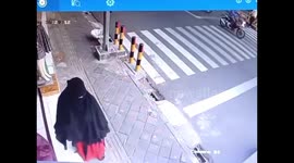 Motorcycle hits student at zebra cross in Bandung, Indonesia