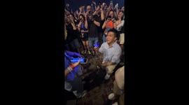 Boyfriend proposes during LANY concert in the Philippines