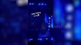 Billie Eilish falls down the stairs at Madision Square Garden concert