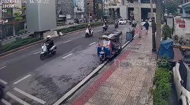Filipino pickpocket gang that targeted tourists is arrested in Bangkok