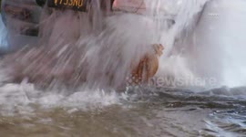 US, Los Angeles: Sherman Oaks Hydrant Crash Sends Water Into Parking Garage