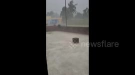 India: Cyclone Dana Brings Strong Winds And Heavy Rain To Odisha 2
