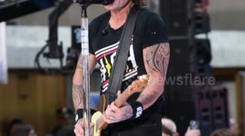 US: NY: Keith Urban Performs on NBC Today Show