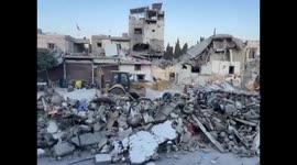 Lebanon: Rubble removal operations continue in Saida neighborhood to retrieve missing persons as a result of the Israeli targeting last night