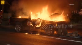 US, Los Angeles: Vermont Slauson Vehicle Fire