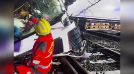 Spain: Heroic Rescue as Firefighters Remove Truck from Train Tracks After Nules Accident