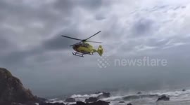 China: Hiker experiencing heart attack timely flown to hospital via heli rescue in Shenzhen
