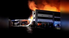 Italy: Inferno Engulfs Logistics Warehouse in Gricignano di Aversa