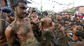 Hundreds Throw Cow Dung At Each Other During Gore Habba Festival to Mark End of Diwali