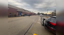 US: Massive Voting Lines Stretch Around Hampstead Middle School as Election Day Begins