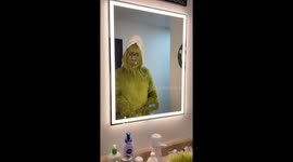 Bit of a cross over of home alone and the Grinch getting his annual shave.