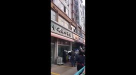 Quick-acting neighbors save unsupervised toddler from high window fall