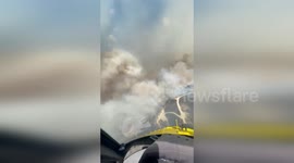 US: Fire Rages in Ventura County: Inside the Battle to Contain the Blaze