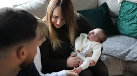 Mum gives birth to baby weighing over 11 pounds