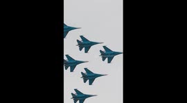 Russian Knights show off flying skills before Airshow China