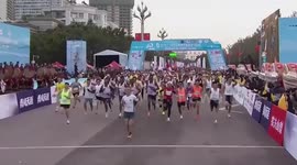 25,000 runners participate in Xichang Qionghai Lake Wetland Marathon